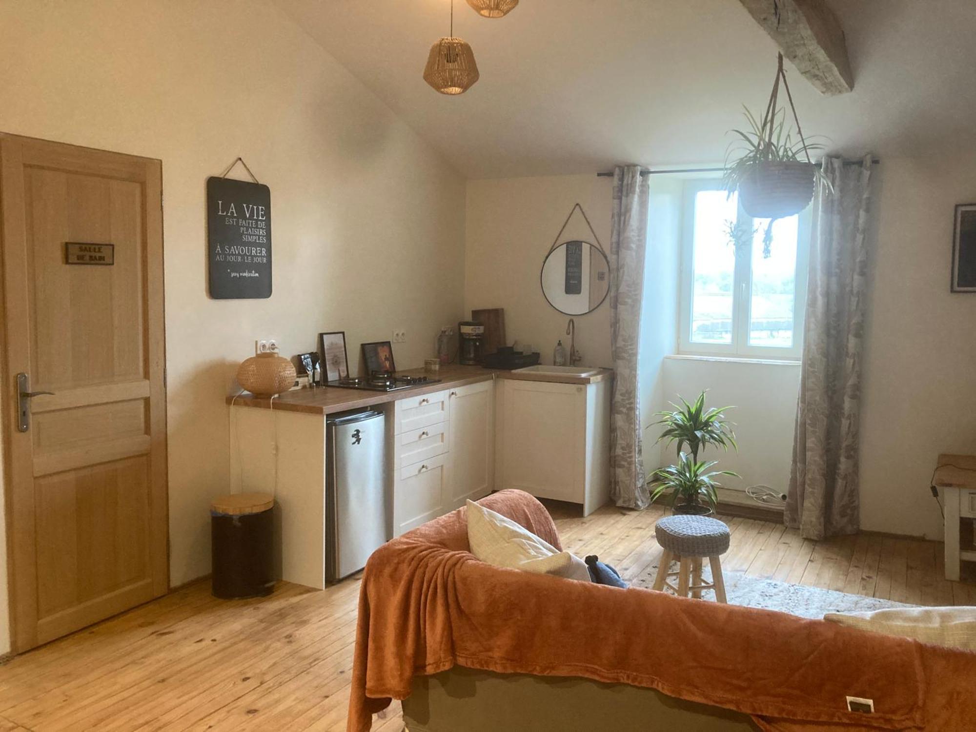 Premier Etage D Une Jolie Maison A La Campagne Montravers Luaran gambar